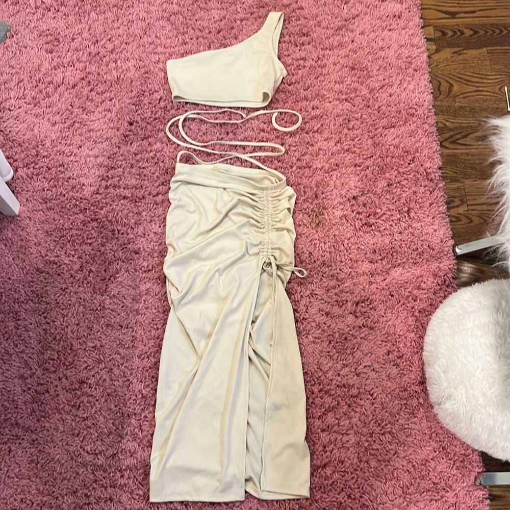 Two piece set (one shoulder top and adjustable skirt)